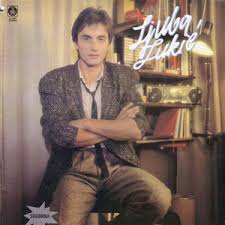 “Ne gledaj u meni druga”