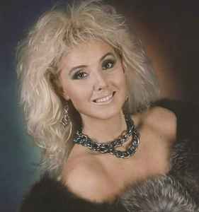 Lepa Brena