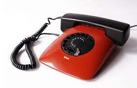 Iskra crveni telefon (ne zeleni ili žuti)